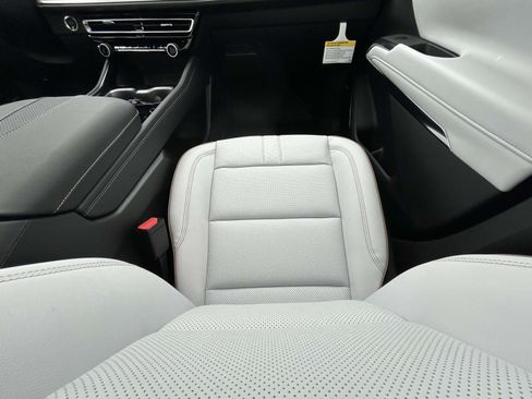 New 2026 Chevrolet Traverse High Country w/ LPO, Floor Liner Package image 13