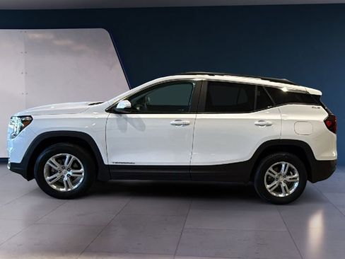 Used 2023 GMC Terrain SLE w/ Driver Convenience Package AWD/4WD image 4