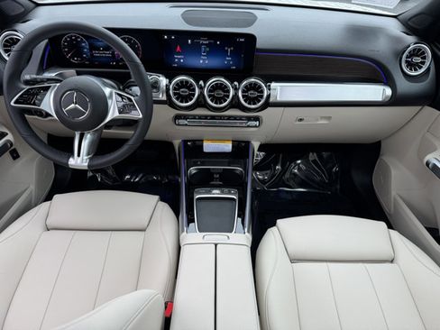 New 2025 Mercedes-Benz GLB 250 image 4