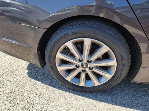 Used 2017 Hyundai Sonata Limited w/ Tech Package 03 FWD image 28
