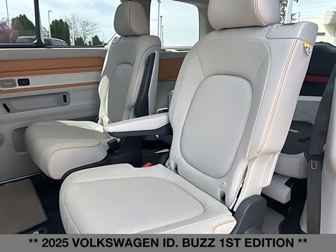 Used 2025 Volkswagen ID. Buzz 1st Edition image 18