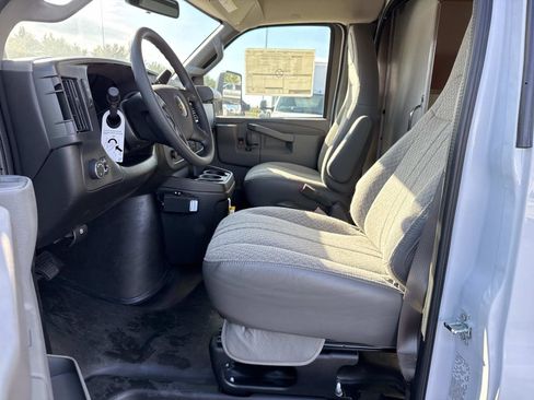 New 2025 Chevrolet Express 3500 w/ Power Convenience Package image 8