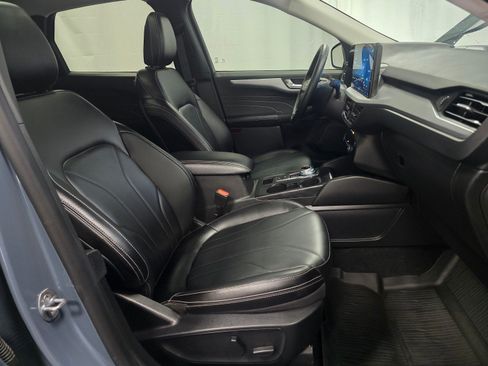 Used 2025 Ford Escape Platinum w/ Premium Technology Package image 25