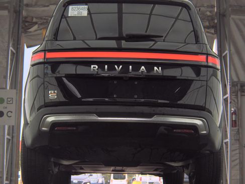 Used 2024 Rivian R1S Adventure AWD/4WD image 5