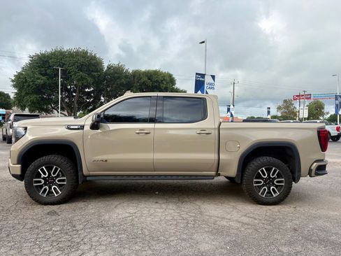 Used 2022 GMC Sierra 1500 AT4 w/ AT4 Premium Package AWD/4WD image 5