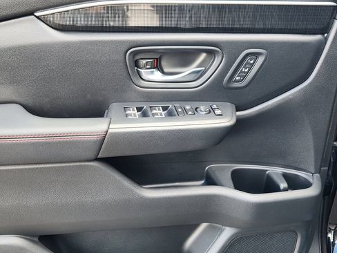 Used 2025 Honda Pilot Black Edition image 13