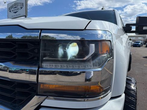 Used 2017 Chevrolet Silverado 1500 LT w/ LT Fleet Convenience Package image 9