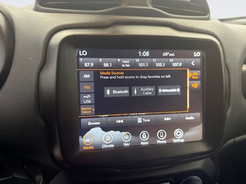 Used 2023 Jeep Renegade Latitude AWD/4WD image 14