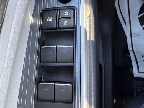 Used 2021 Toyota Sienna XSE image 25