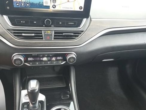 Used 2023 Nissan Altima 2.5 SL FWD image 17