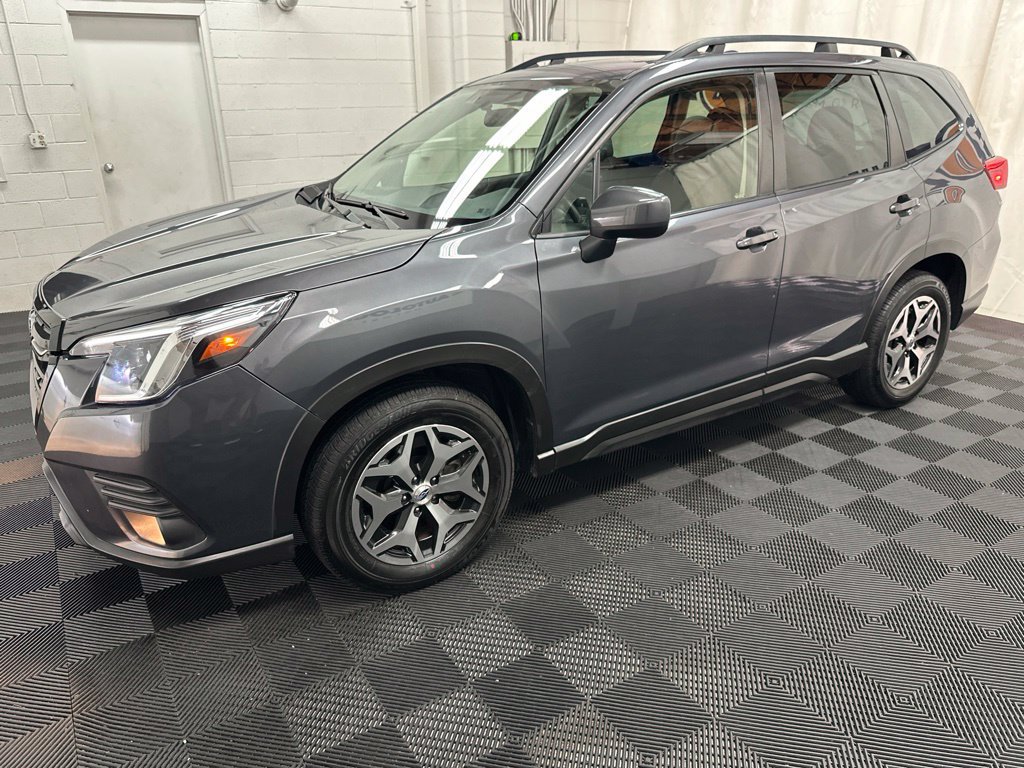 Used 2023 Subaru Forester Premium AWD/4WD image 5