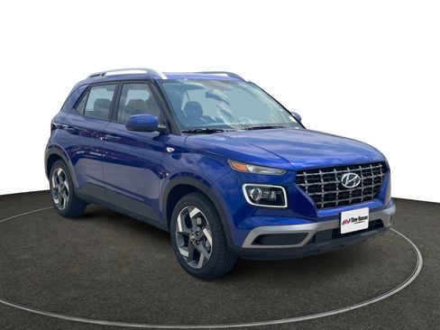 New 2025 Hyundai Venue Limited image 8