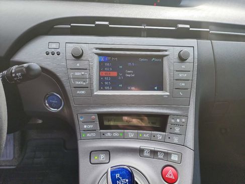 Used 2013 Toyota Prius Two image 17