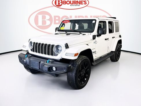 Used 2024 Jeep Wrangler Unlimited Sahara image 6