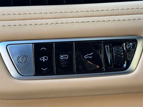 New 2025 Cadillac Escalade IQ Sport 2 w/ LPO, ONYX Package image 20