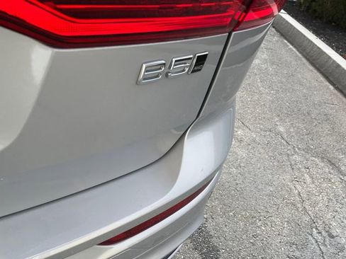 Used 2025 Volvo XC60 B5 Plus image 14