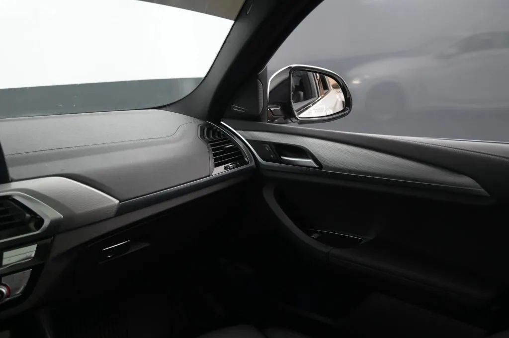 Used 2021 BMW X4 xDrive30i w/ M Sport Package AWD/4WD image 34