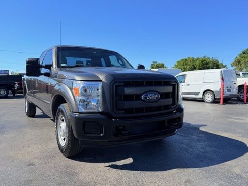 Used 2015 Ford F250 XL image 3