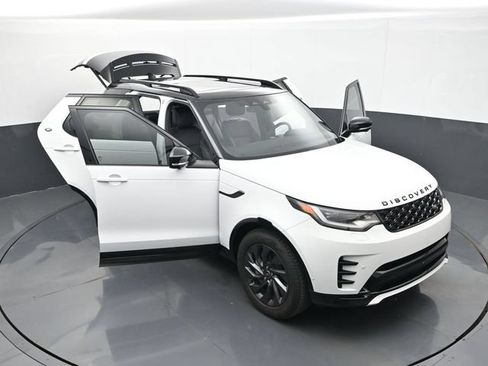 Used 2024 Land Rover Discovery Dynamic SE AWD/4WD image 30