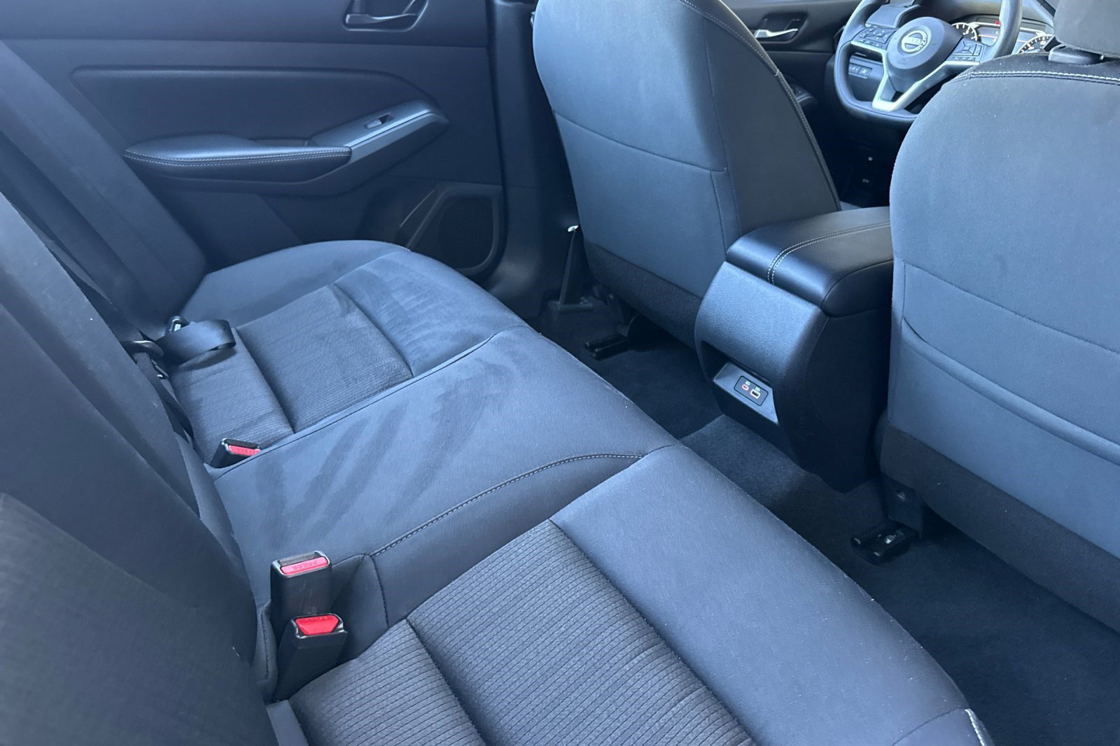 Used 2025 Nissan Altima 2.5 SV FWD image 30