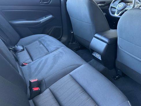 Used 2025 Nissan Altima 2.5 SV FWD image 30