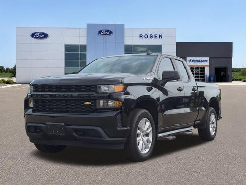Used 2020 Chevrolet Silverado 1500 Custom w/ Custom Value Package AWD/4WD image 7
