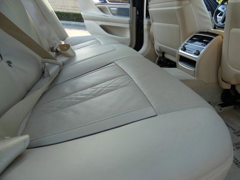 Used 2016 BMW 750i xDrive image 46