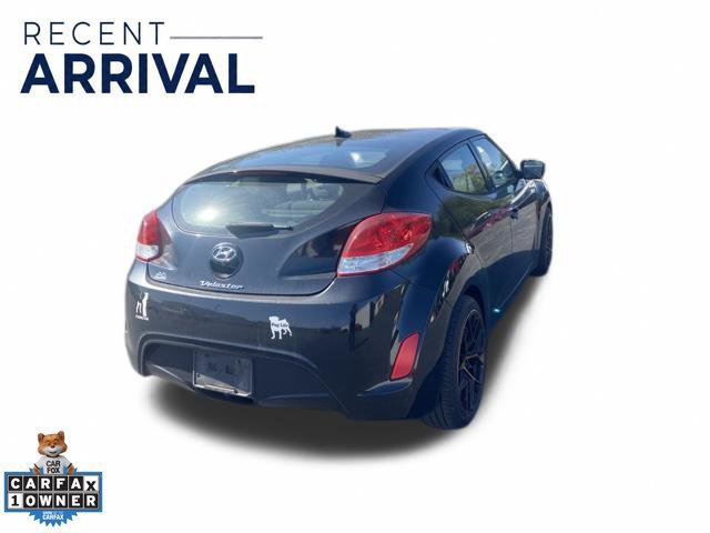 Used 2017 Hyundai Veloster Value Edition FWD image 4