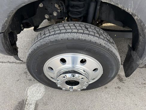 Used 2019 Ford F550 4x4 Regular Cab Super Duty w/ XL Value Package image 7