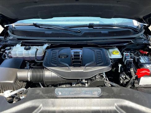 Used 2024 Jeep Wagoneer L Series II w/ Flexible Seating Group AWD/4WD image 31