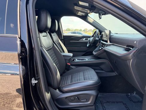 Certified 2025 Ford Explorer ST-Line w/ ST-Line Street Pack AWD/4WD image 30