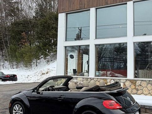 Used 2014 Volkswagen Beetle TDI image 28