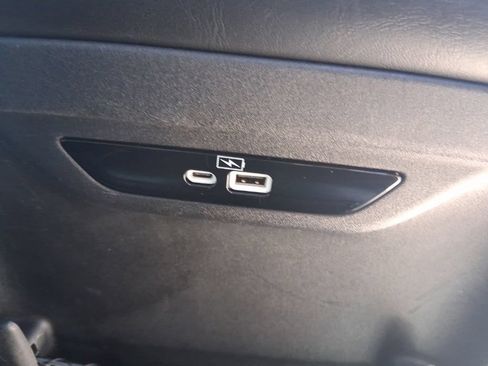 Used 2023 Chrysler Pacifica Touring-L FWD image 31