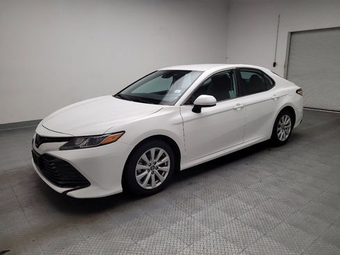 Used 2019 Toyota Camry LE FWD image 2