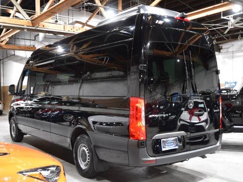 Used 2023 Mercedes-Benz Sprinter 2500 image 13