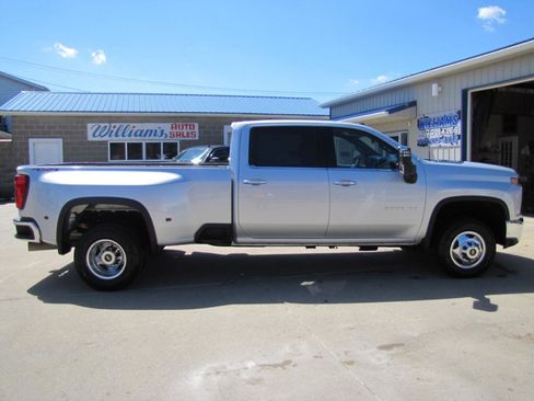 Used 2022 Chevrolet Silverado 3500 LTZ w/ LTZ Plus Package AWD/4WD image 4
