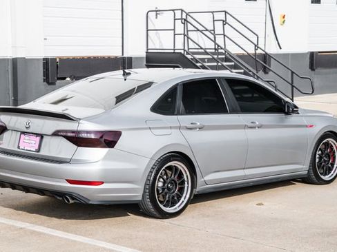 Used 2020 Volkswagen Jetta GLI Autobahn image 9