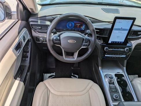 Used 2021 Ford Explorer Platinum w/ Equipment Group 601A AWD/4WD image 15