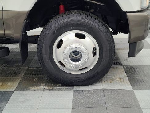 Used 2017 Ford F350 King Ranch w/ FX4 Off-Road Package image 19