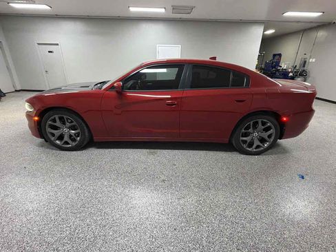 Used 2017 Dodge Charger R/T w/ Plus Group RWD image 6