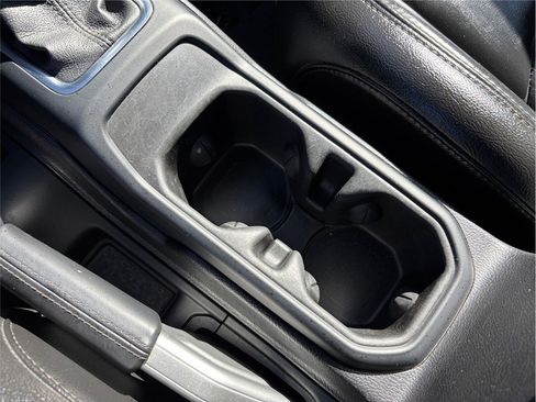 Used 2021 Jeep Wrangler Unlimited Sahara w/ Altitude image 29