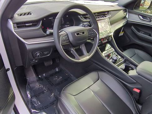 New 2025 Jeep Grand Cherokee L Limited image 12