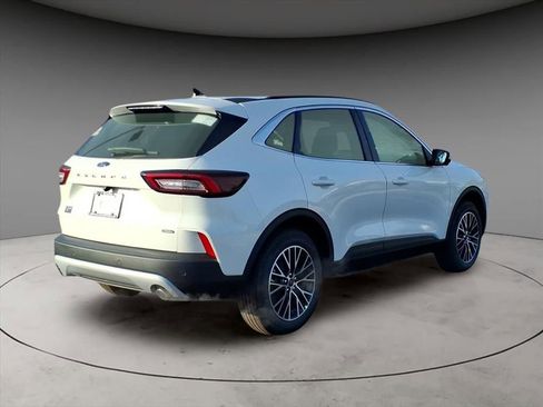 New 2026 Ford Escape SE w/ PHEV Premium Package image 9