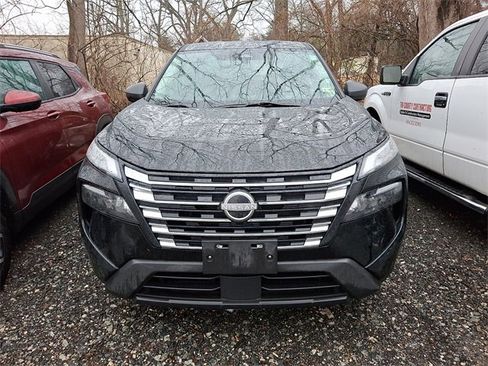 Used 2024 Nissan Rogue S image 2
