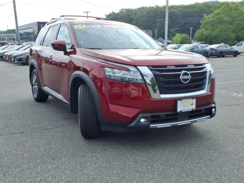 Certified 2024 Nissan Pathfinder SL AWD/4WD image 3