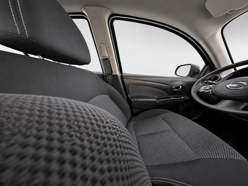 Used 2014 Nissan Versa FWD image 9