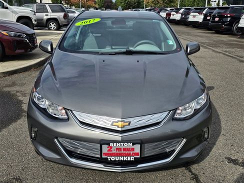 Used 2017 Chevrolet Volt LT w/ Comfort Package image 2