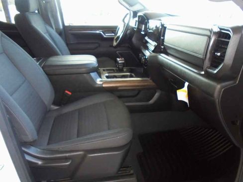 Used 2023 Chevrolet Silverado 1500 LT image 8