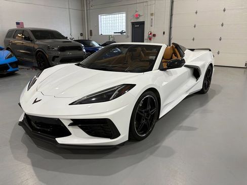 Used 2021 Chevrolet Corvette Stingray Premium Conv w/ Z51 Performance Package RWD image 10