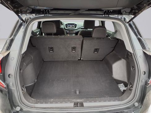 Used 2024 GMC Terrain SLE w/ Driver Convenience Package image 27